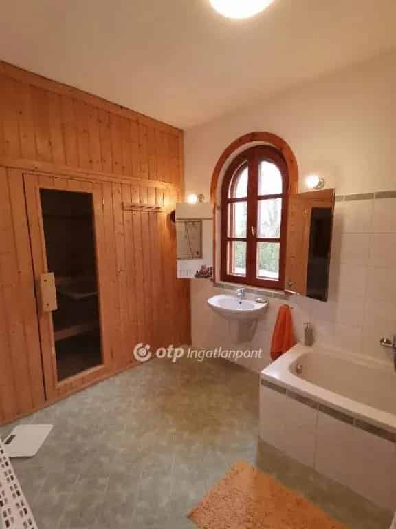 Békéscsaba 158m2-es családi ház 9000m2 telekkel