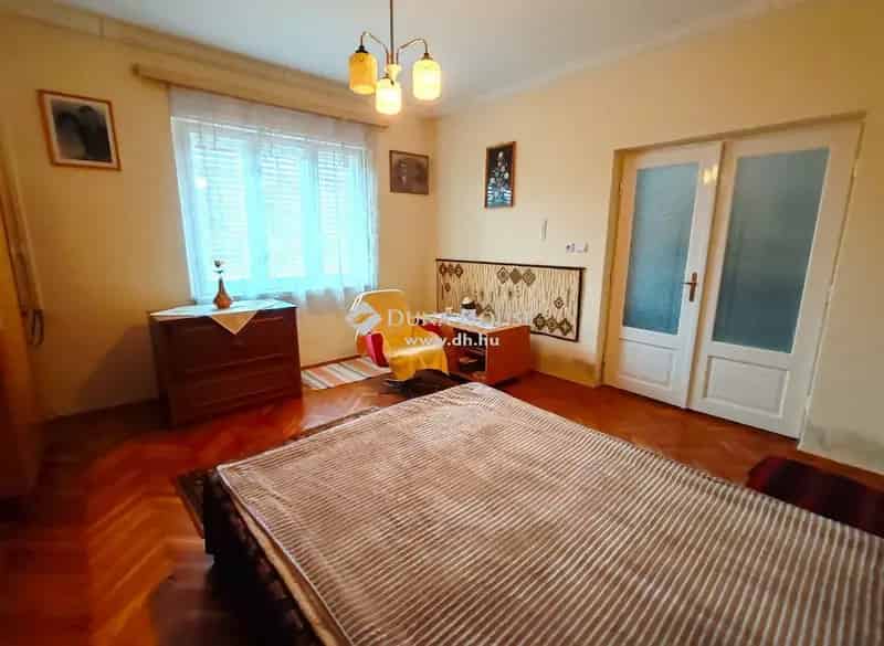 Eladó családi ház műhellyel és garázzsal Dévaványán
