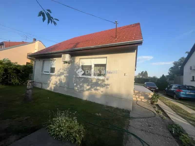 Szigetcsép - két lakással rendelkező ingatlan eladó