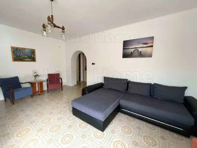 Balatonfenyvesi Családi Ház Eladó - 210m2 - 409m2 Telek - Garázs