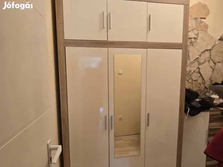 Eladó tanya Pécs közelében 3 hektáron állatokkal