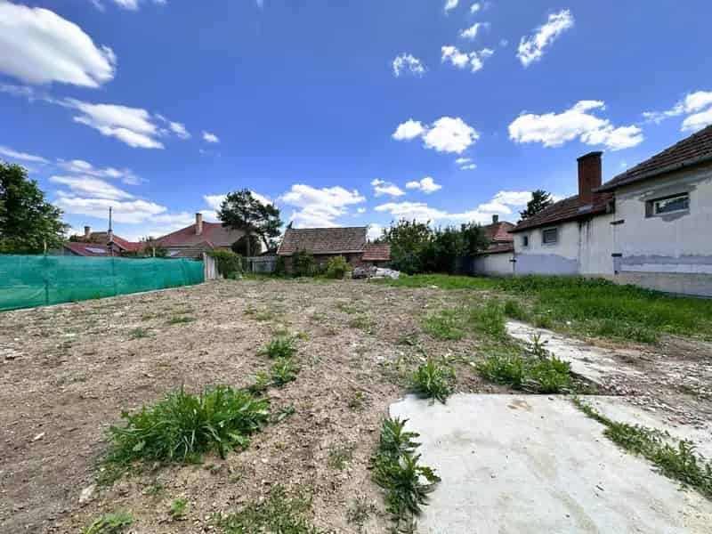 Sarkadi építési telek Eden-tó közelében 427 m2