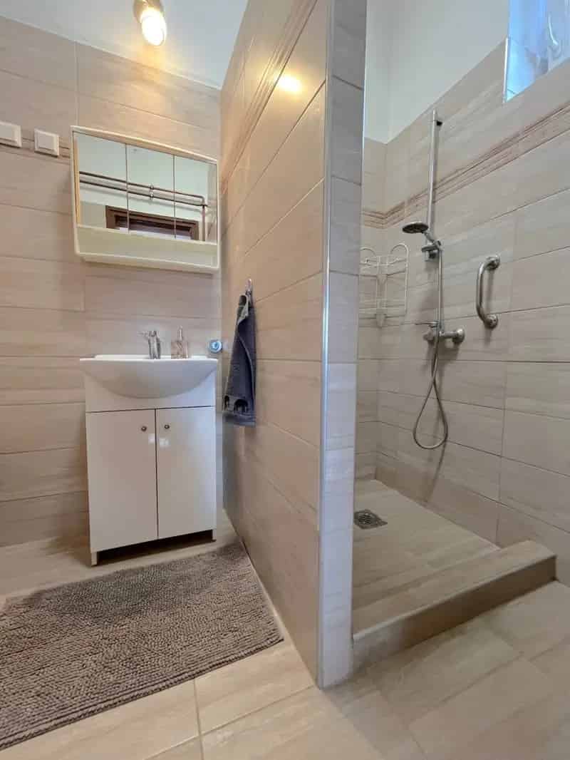 70 m2-es 3 szobás családi ház Kerekegyházán