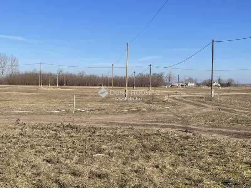 11 Telek Jászszentlászlón 6452 m2 - Lakópark Befektetés
