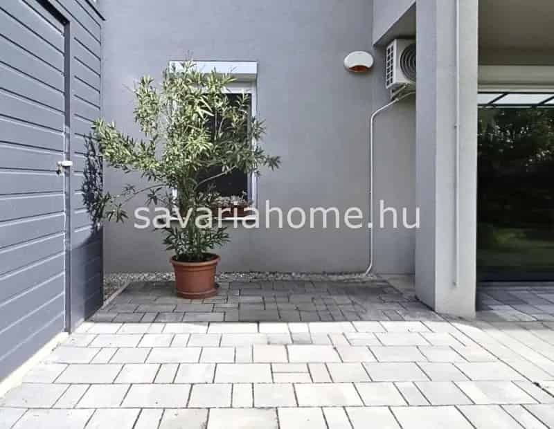 Szombathelyi kertkapcsolatos lakás eladó