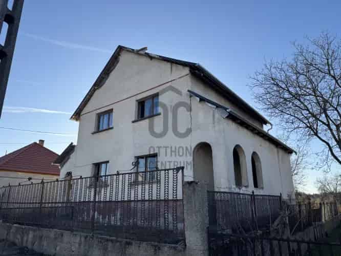 Gönyűi eladó családi ház felújítandó 5 szoba