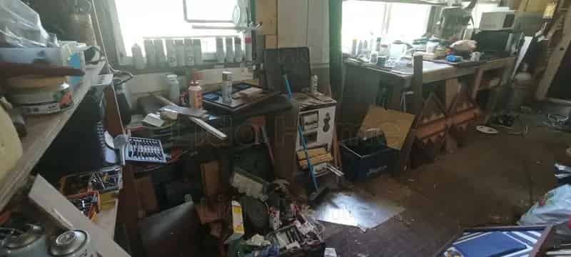 Nemesbükön eladó 8275 m2-es telek faszerkezetű épülettel