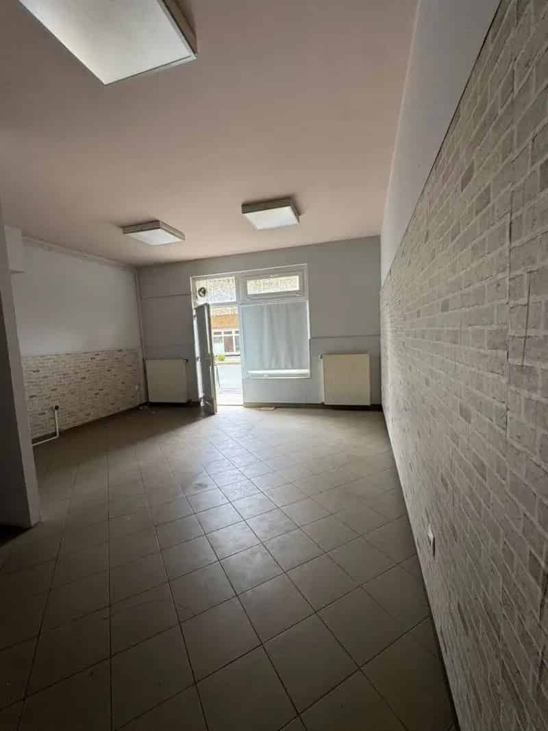 110m2-es Üzlethelyiségek Pásztón - Iroda Rendelő