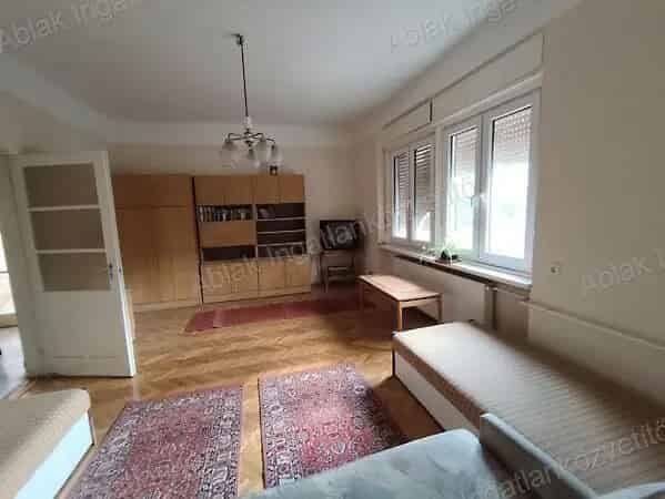 Villanegyedi Családi Ház Befektetésre Irodával