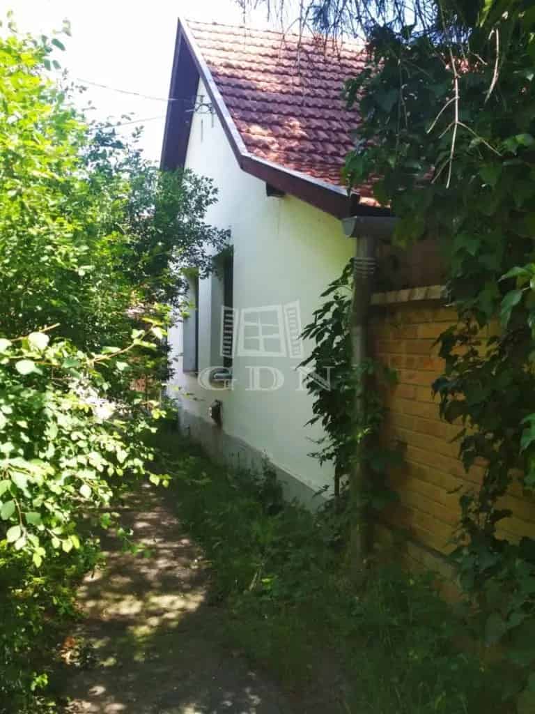 68 nm-es felújított családi ház Újszentivánon
