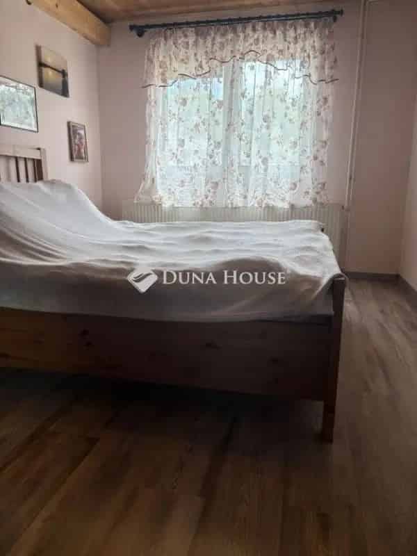 Duna parti haz Taksonyban sajat steggel horgazoknak es pihenni vagyoknak