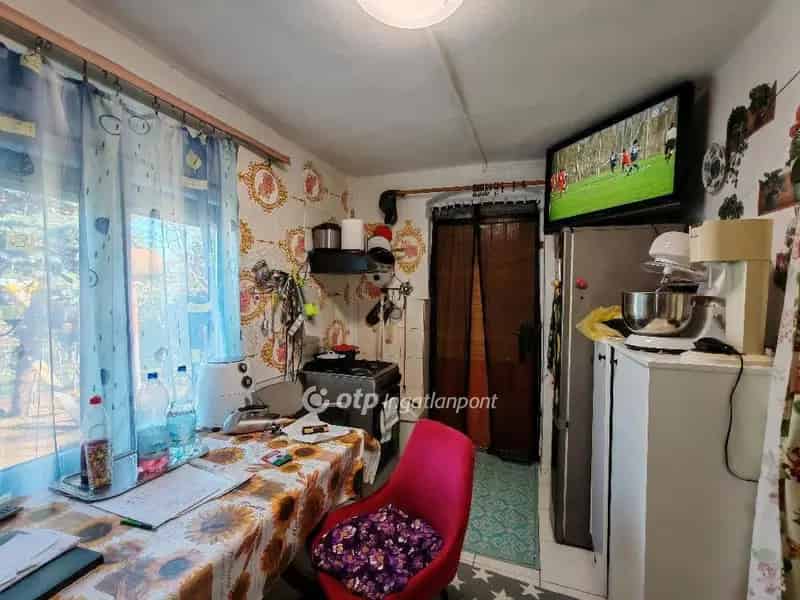 60m2-es ház eladó Tatabányán 776m2 telekkel