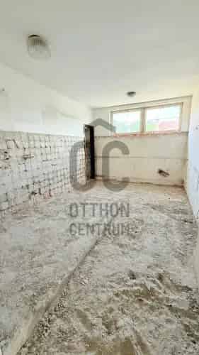 Pomázi eladó lakás, DLK095389