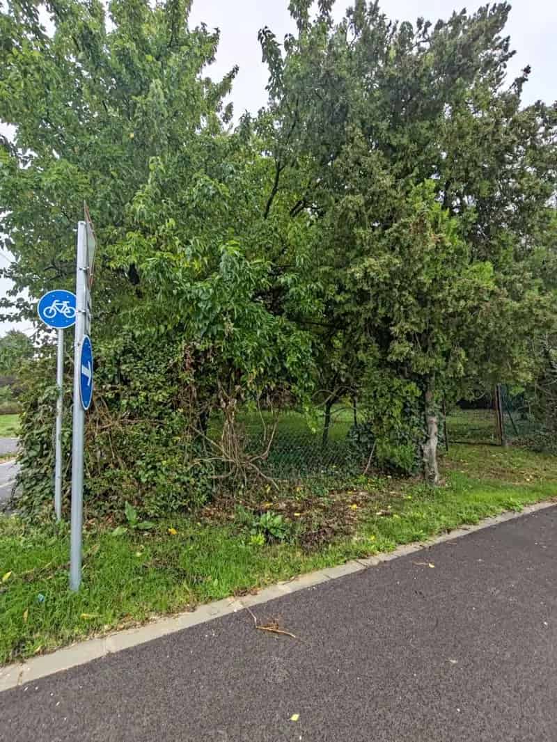 1080 m2-es Telek Eladó Balatonakarattyán - Nyaraló Családi Ház Üdülő