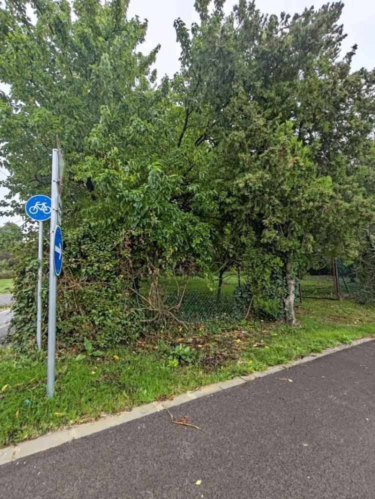 1080 m2-es Telek Eladó Balatonakarattyán - Nyaraló Családi Ház Üdülő