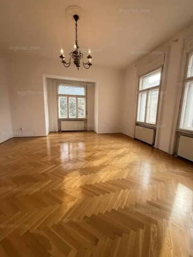 Pécs Belvárosi Villa Eladó - 430 m2 - Széchenyi Tér