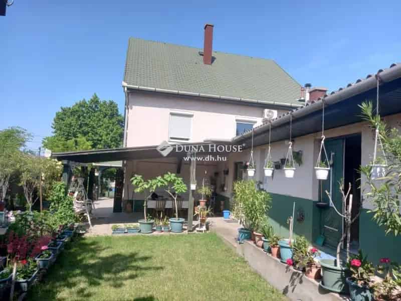 Gyöngyössolymoson eladó panorámás családi ház