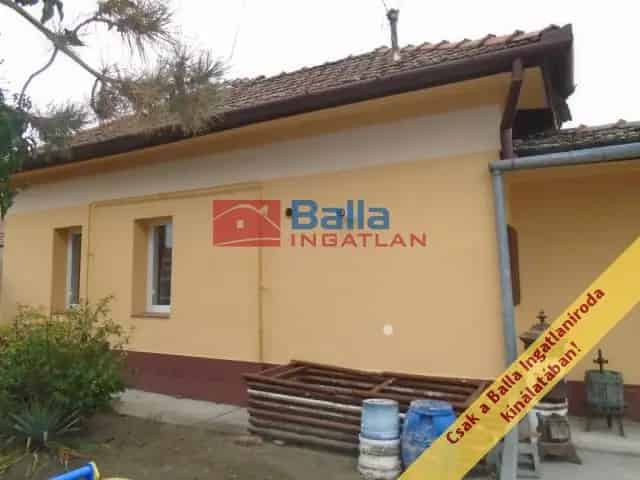 Tiszakécske Családi ház eladó 63 nm 2 szoba felújított