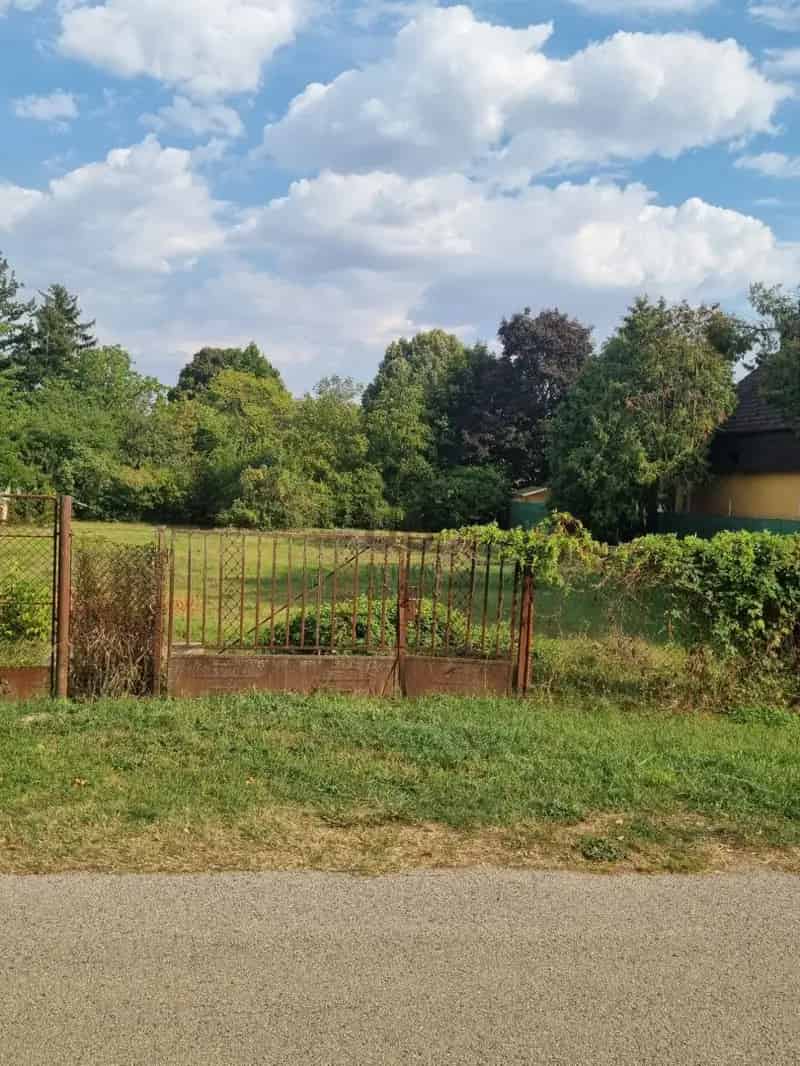 Balatonakarattya 1440m2-es Telek Eladó