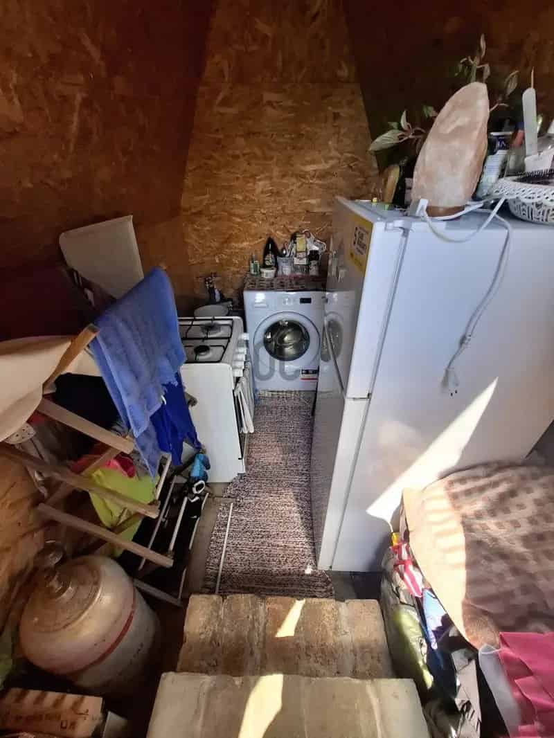 Cegléd 1012 nm-es Telek Eladó Gazdasági Épülettel és Lakókocsival