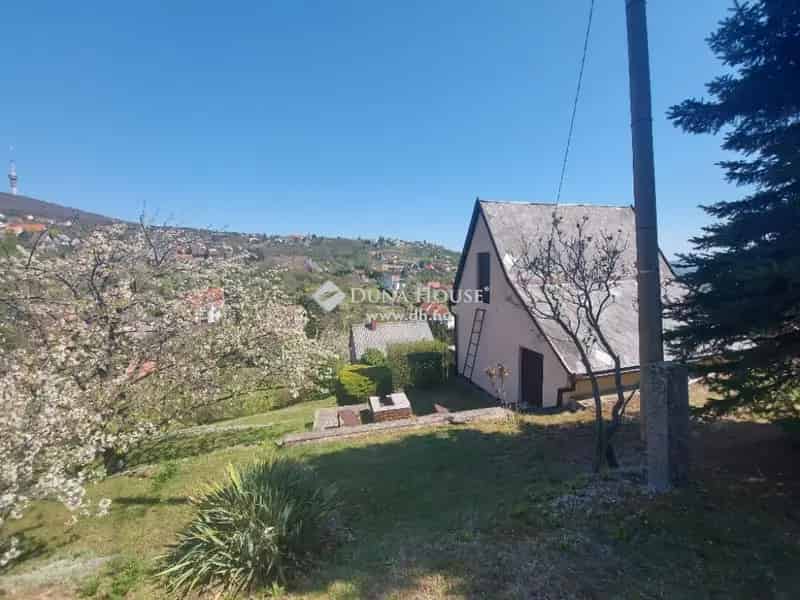 Pécsi panorámás telek eladó 969 nm 46 nm-es házzal