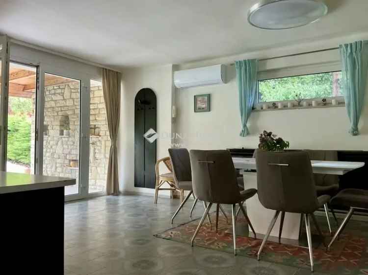 Óbudai panorámás 7 szobás ház eladó befektetőknek