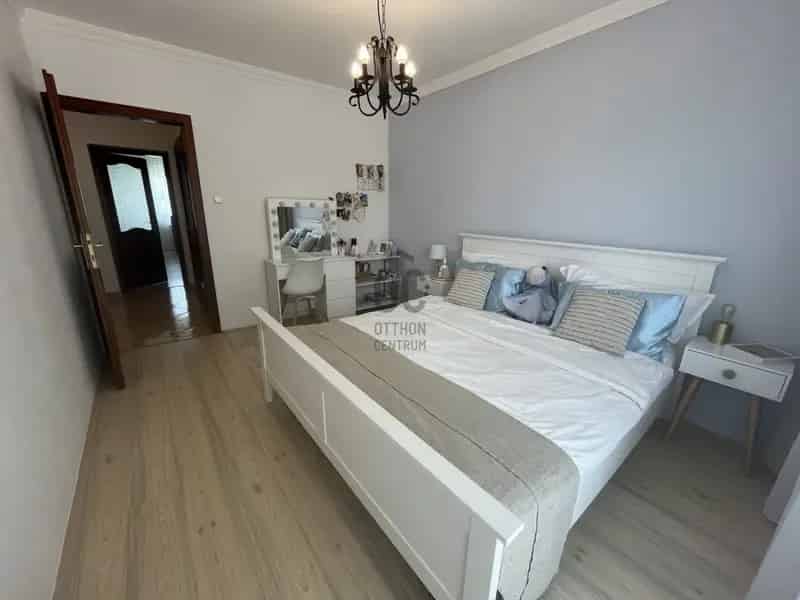 Debrecen 92 m2-es 3 szobás + nappalis lakás eladó