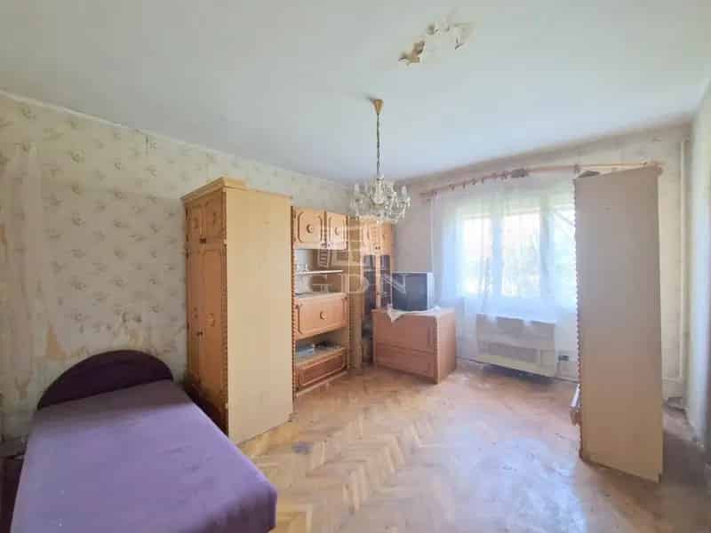 72m2-es téglalakás Zalaegerszeg Andráshidán 1049m2-es telken