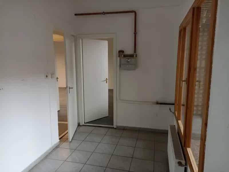 Kaposvár belváros 400 m2 üzlethelyiség eladó 1172 m2 telken