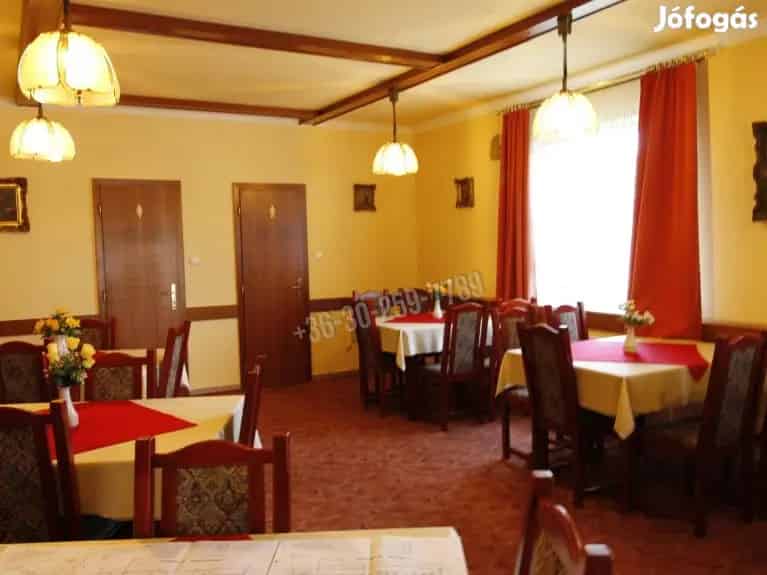 Bükfürdői 3 csillagos Hotel Eladó 13 Szobával és 5 Üzlethelyiséggel