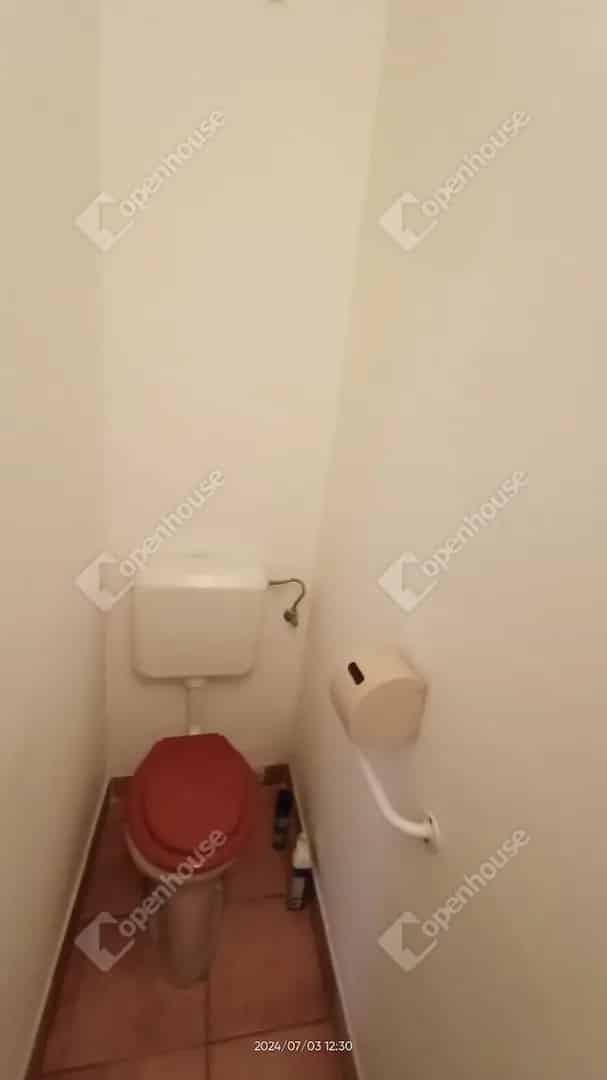 Pápai családi ház eladó - 2 szoba, nagy telek, nyári konyha