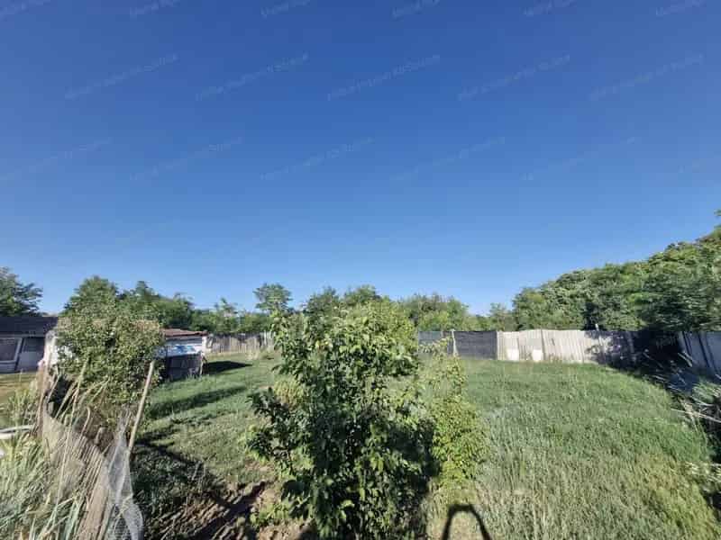 Fegyverneki 3 szobás családi ház eladó 1075 m2-es kerttel