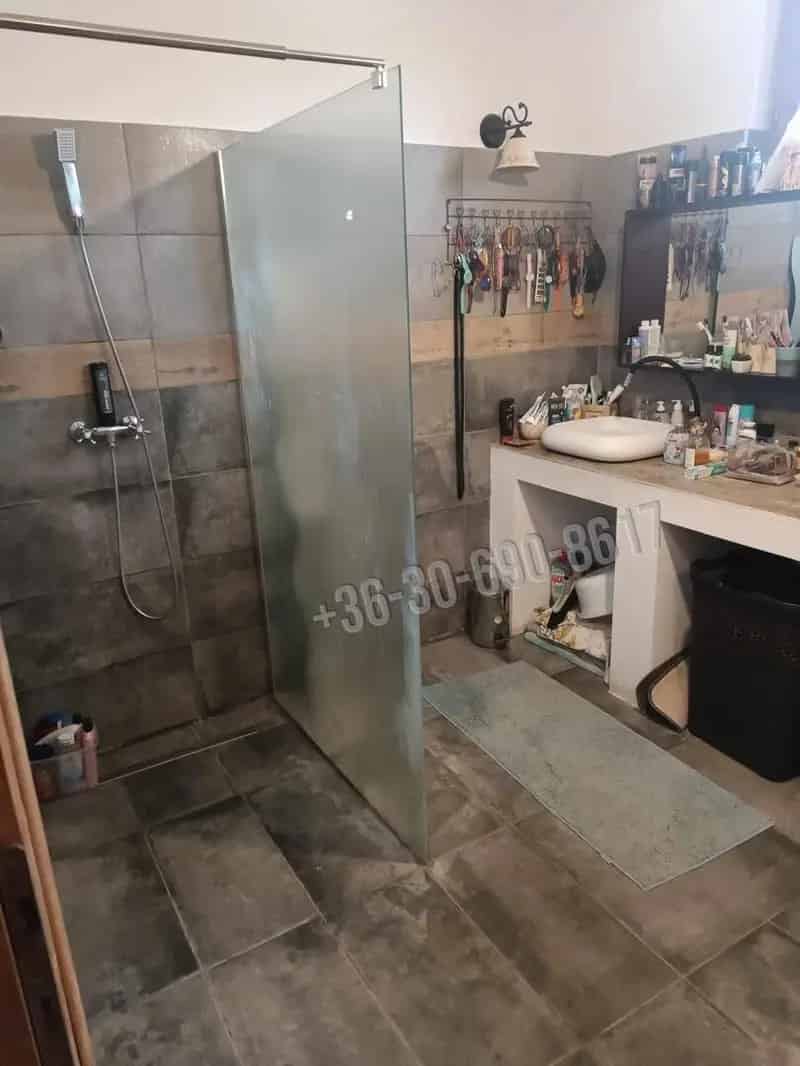 DABAS 175 nm-es 6 szobás családi ház medence garázs CSOK