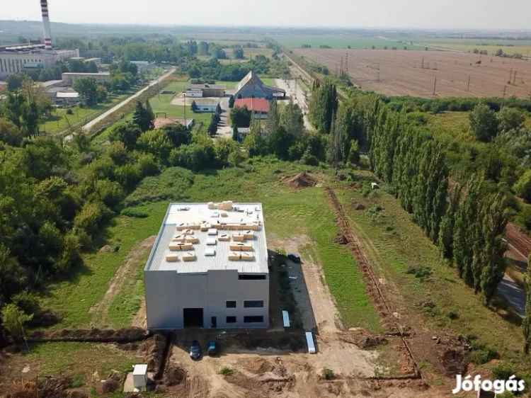 10 000 nm-es Ipari Ingatlan Eladó Lőrinciben