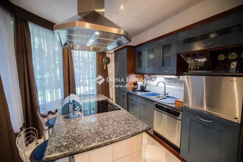 Adyliget exkluziv 300m2-es csaladhaz elado