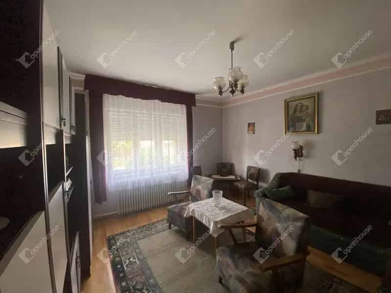 Eladó családi ház Acsalagon 3 szobával és garázzsal