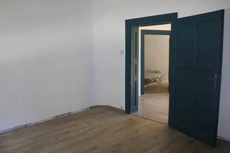 86 m2-es 3 szobás családi ház 1800 m2-es telekkel