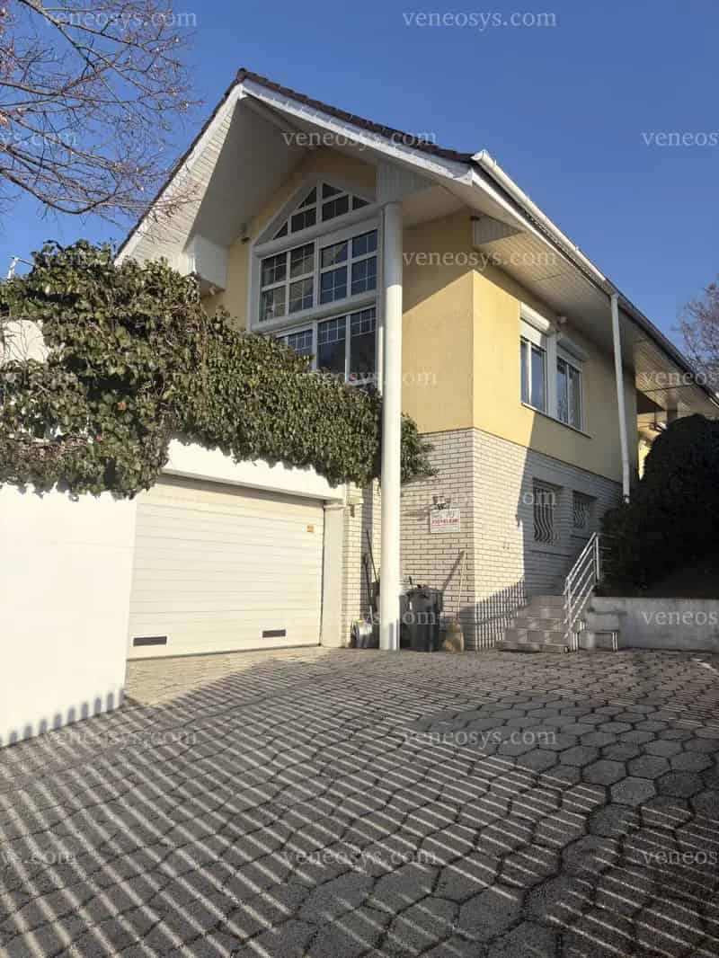 Veresegyház családi ház panorámás telekkel eladó