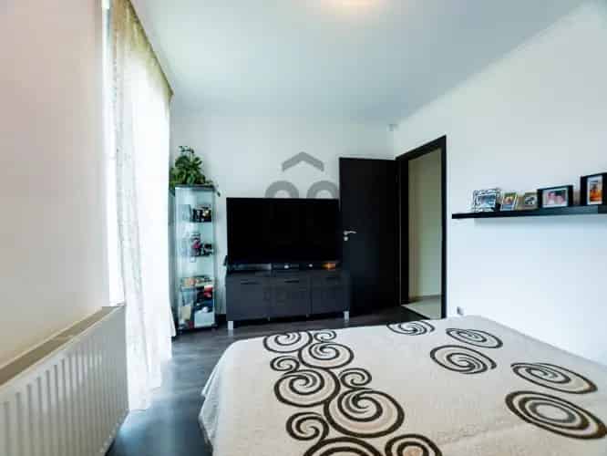Kecskeméti családi ház eladó - 5 szoba, medence, jakuzzi