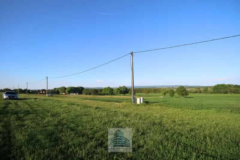 Alsópáhok 2200 m2-es építési telek eladó