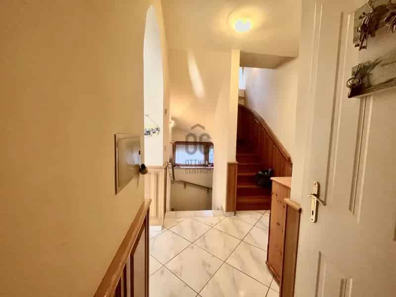 Sopron Sorház eladó - Nappali + 3 szoba, 2 fürdő, garázs, napelemek