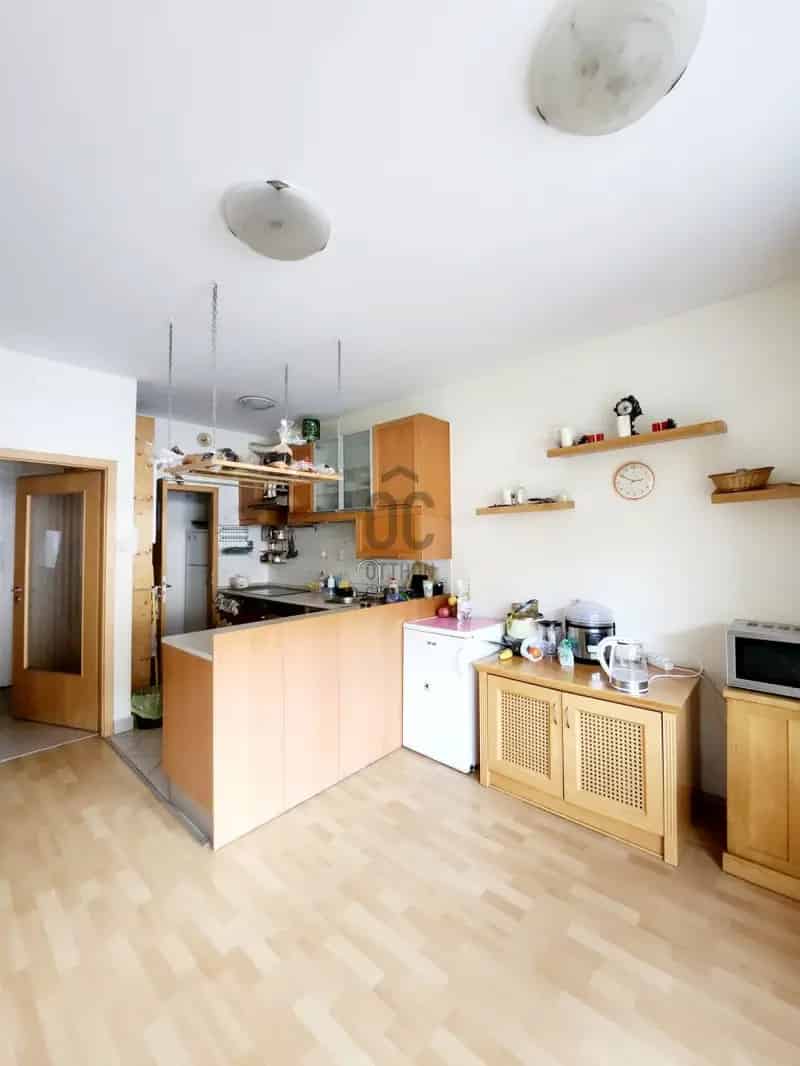 Siófoki Nagypolgári Lakás eladó - 3 szoba, nagy terasz, gázcirkó