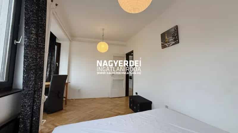 Debrecen Széchenyikert: Bútorozott klímás lakás kiadó
