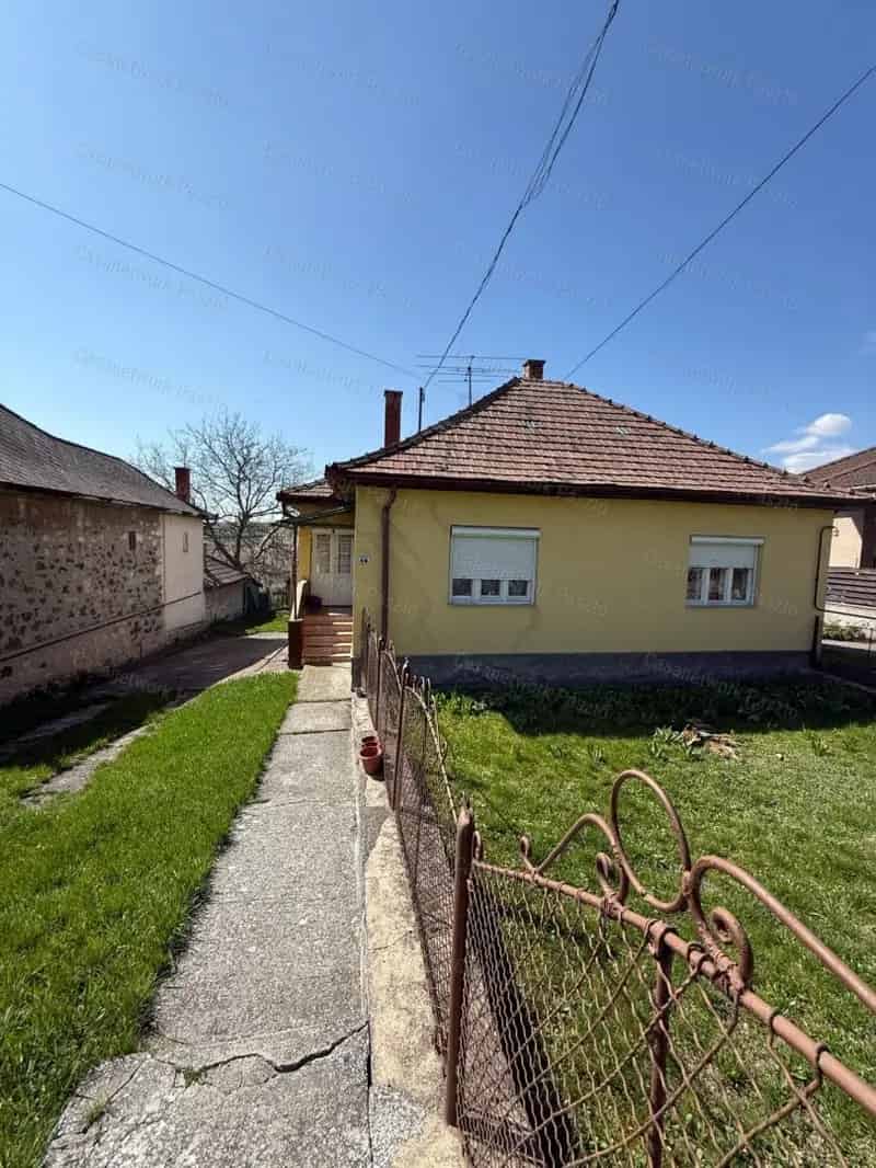 Ecsegi családi ház eladó - 53nm, 1626nm telekkel
