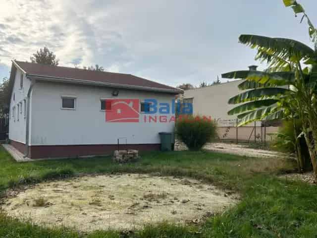 Velencei családi ház eladó 550 nm telekkel
