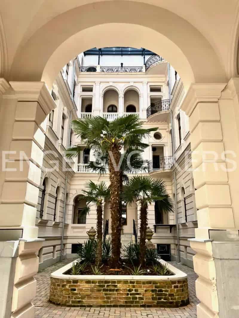 Kodály körönd - Luxus 99 nm-es 3 5 szobás lakás