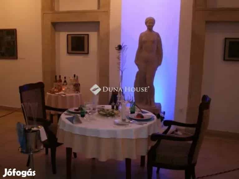 Győr Belváros 1136m2 Üzlethelyiség Eladó Étterem Cukrászda Borozó Iroda