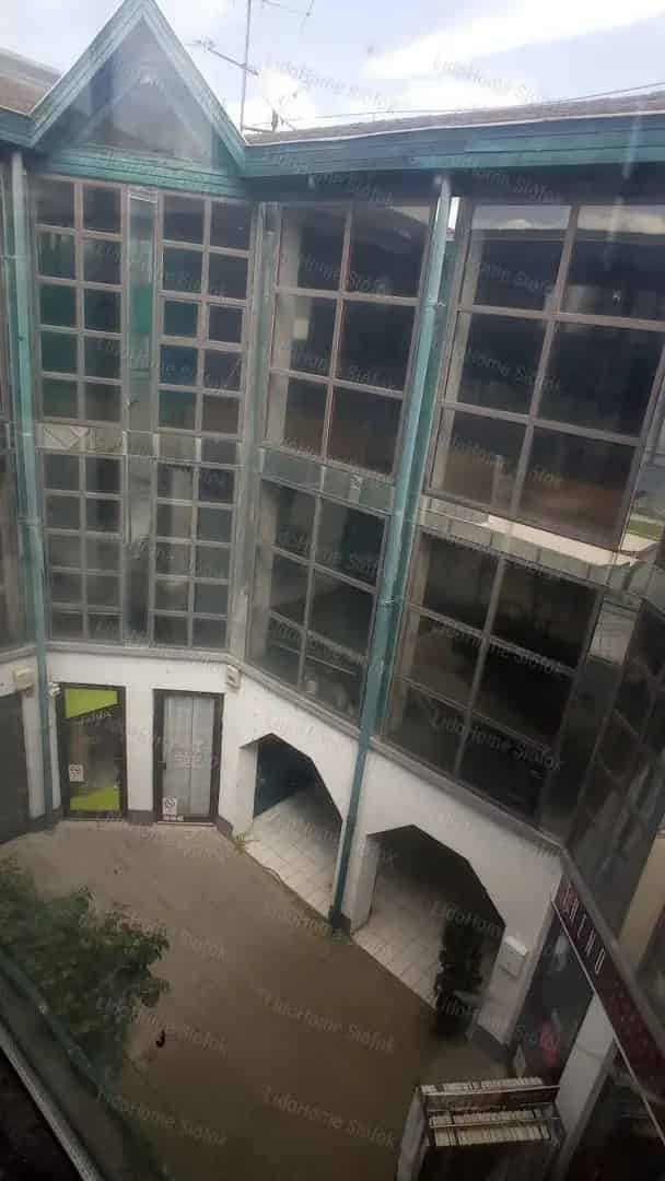 Siófoki Belvárosi Üzlethelyiség Kiadó 505 m2 Felújítva