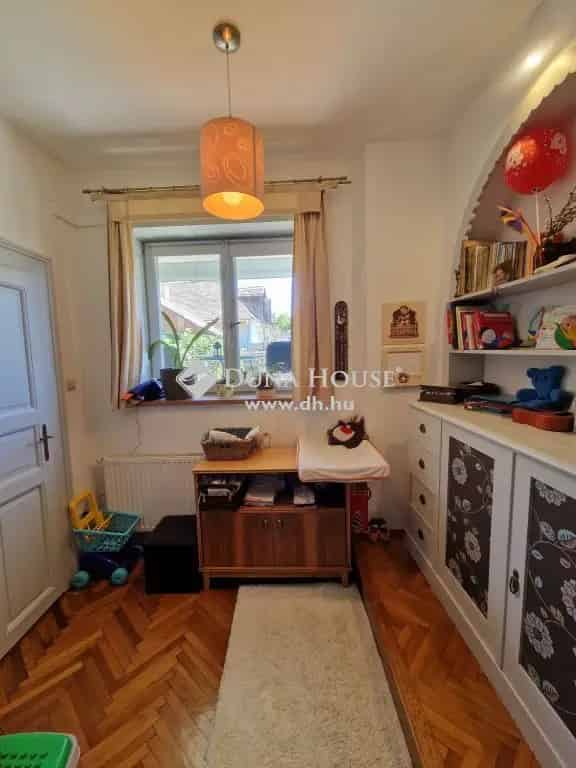 Baja Belváros 200 m2-es Felújított Tégla Lakás + 30 m2-es Szoba
