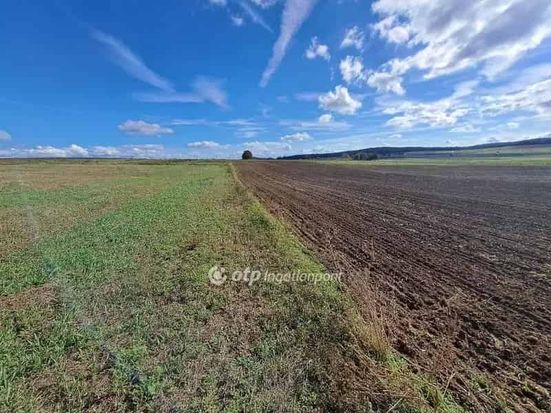 2000 m2-es szántóföld eladó Nemesvámoson